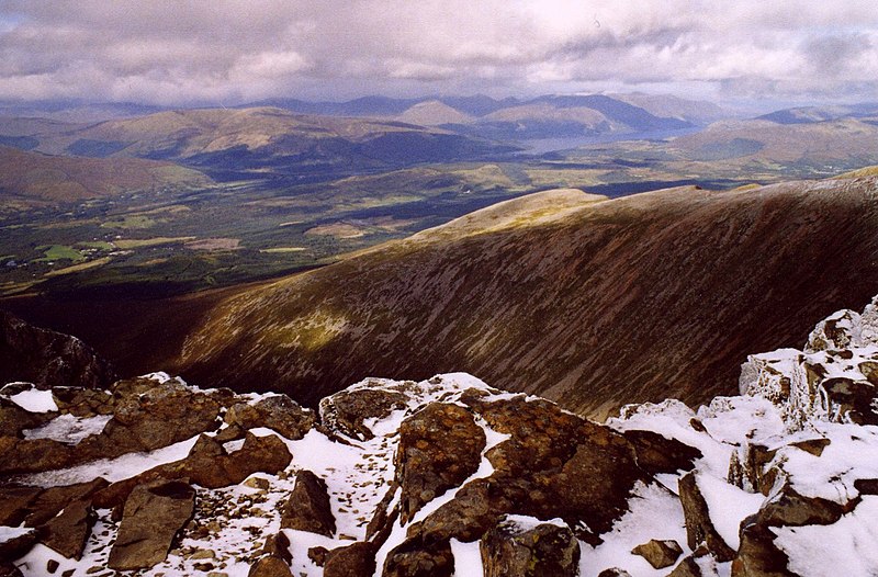 File:Hard way to climb - panoramio.jpg