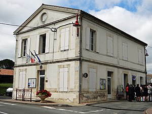 Hautefage-la-Tour - Mairie.JPG