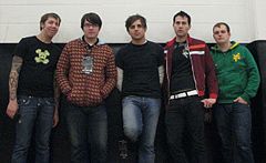 Hawthorne Heights di University of Scranton di tahun 2007. Dari kiri ke kanan: Casey Calvert, JT Woodruff, Mikha Carli, Eron Bucciarelli, dan Matt Taman