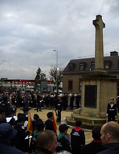 How to get to Hendon War Memorial with public transport- About the place