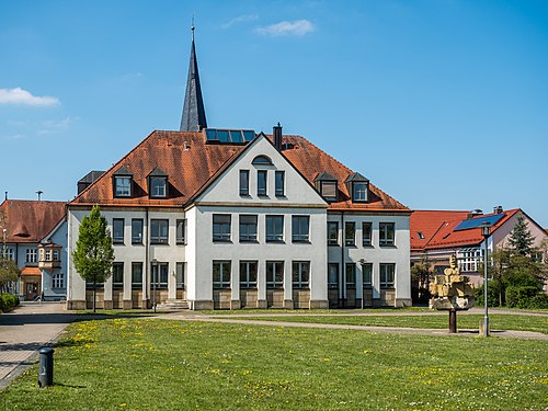 Таунхолл. Хиршайд Германия. Хиршайд Германия город. Hirschaid Германия достопримечательности. Хиршайд Германия фото.