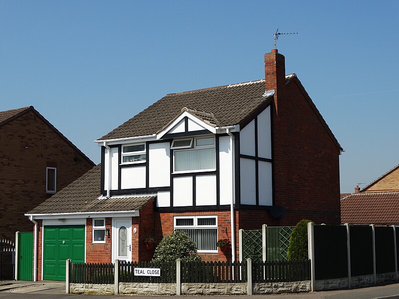 File:House on the corner of Teal Close - geograph.org.uk - 4947073.jpg