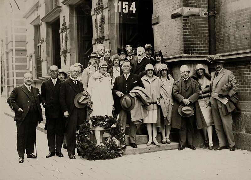 File:Huldiging Wils Stedelijk Museum 30 juli 1928.jpg