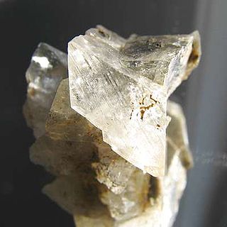 <span class="mw-page-title-main">Hyalophane</span> Barium-rich feldspar mineral