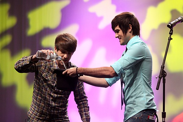 Hecox (left) and Padilla (right) performing at Vidcon 2012