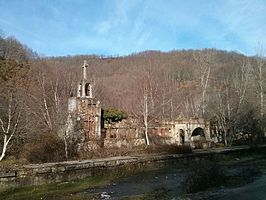 Iglesia abandonada cerca del túnel de la Engaña