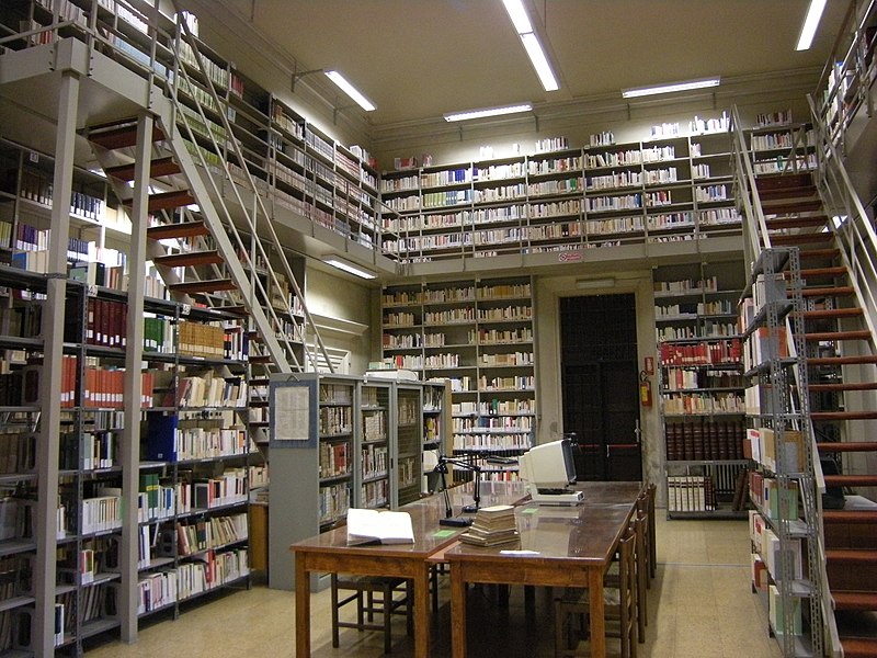 File:Interno biblioteca 1.jpg