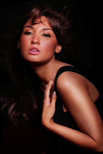 File:Jackie Martinez photo shoot 2.jpg