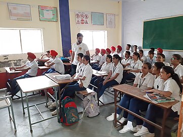 Jagseer S Sidhu teaching school students about Wikipedia.jpg