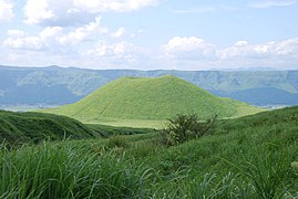 米塚スコリア丘