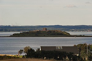 Kalø fra øst (fra kirketårnet i Egens)