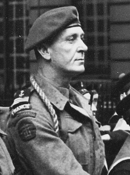 Philippe Kieffer in British uniform with French rank depicted, note the toggle rope around the neck