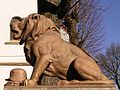 Skulptur auf dem Gedenkstein