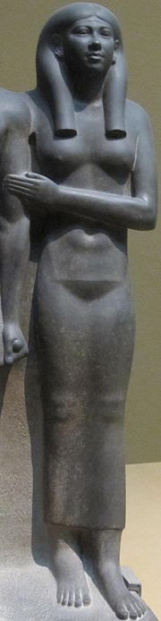 menkaure and khamerernebty statue