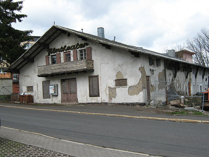 File:Kino Oberhof.JPG