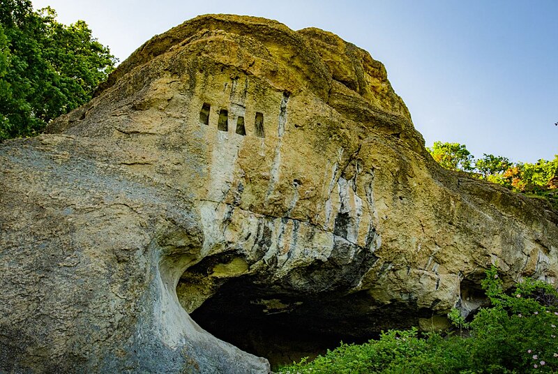 File:Kodja Inn Nochevo Bulgaria.jpg