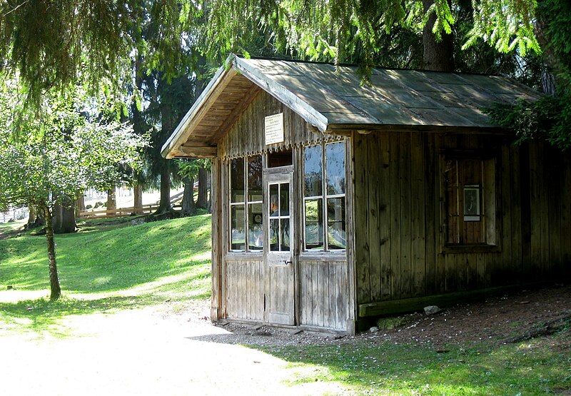 File:Komponierhäuschen Toblach.jpg