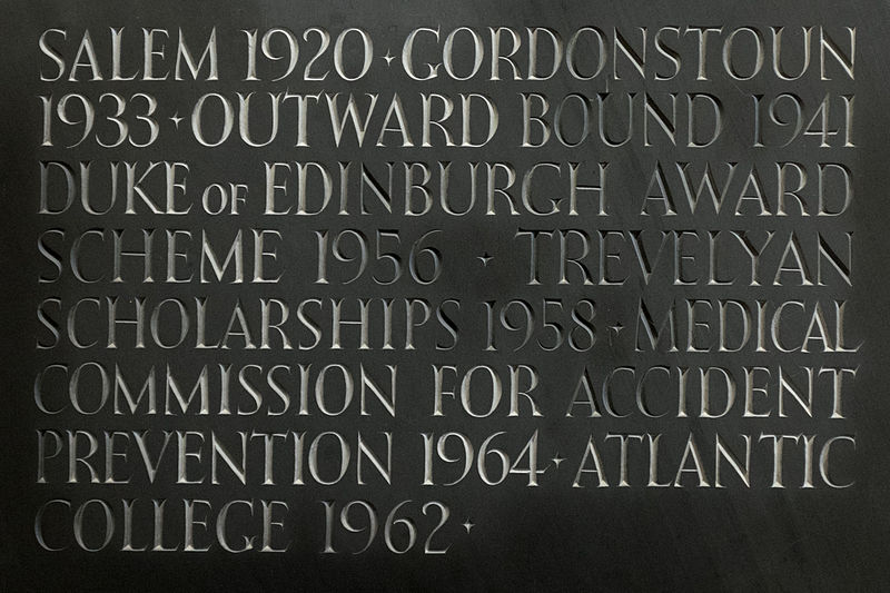 File:Kurt Hahn - Plaque.jpg