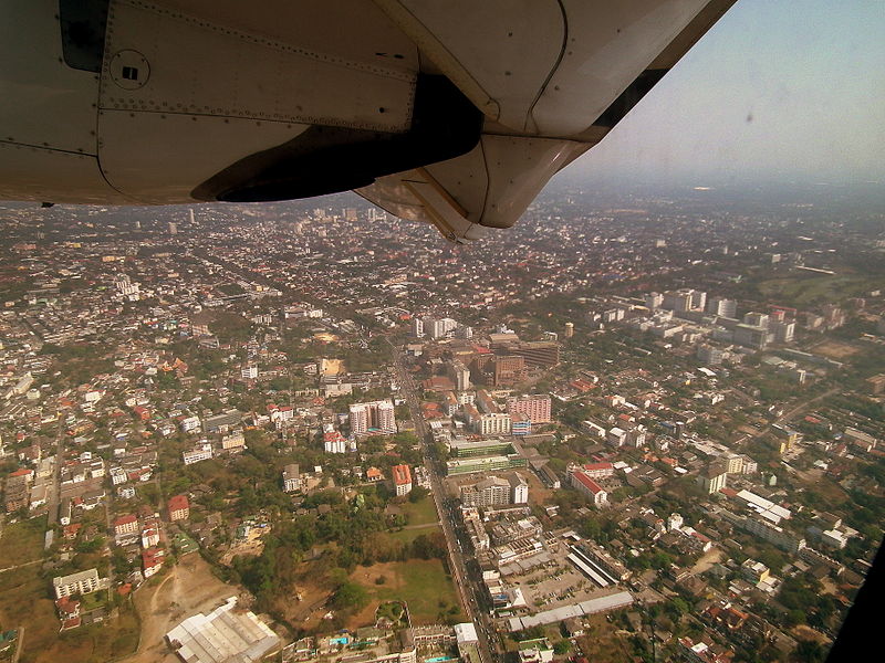 File:LAO AIRLINES FLIGHT QV615 CHIANG MAI THAILAND TO LUANG PRABANG LAOS ATR72-500 RDPL 34176 FEB 2012 (6833123424).jpg