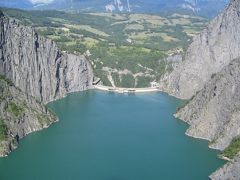 File:Lac et barrage de Monteynard 3.jpg