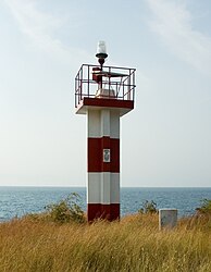 Farol da Lagoa Azul, rot-weiße Stahlkonstruktion