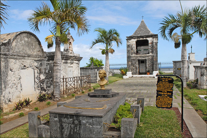 File:Le cimetière marin de Saint-Paul (Île de la Réunion) (4128302290).jpg