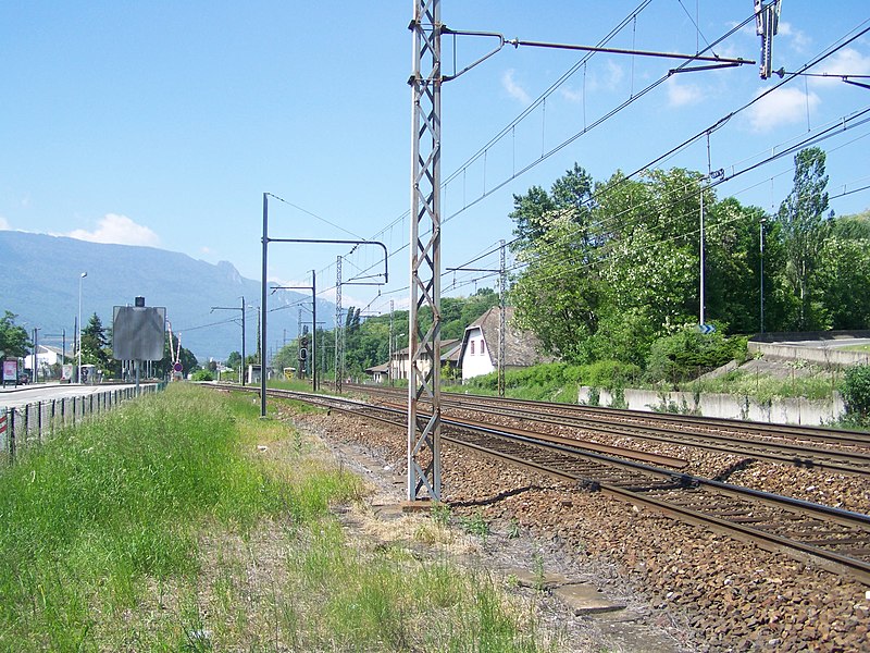 File:Ligne St-André-le-Gaz - Chambéry.JPG