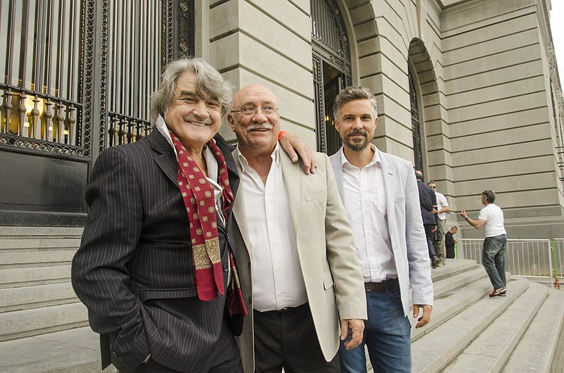 File:Lito Cruz, Osvaldo Santoro, Federico Olivera en la Puesta en marcha del Centro Cultural Kirchner (17762087260).jpg