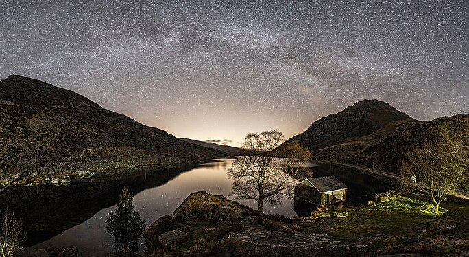 Milky way from the Ogwen Valley Photograph: User:John Badham