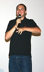 Louis Leterrier promocionando la película en París en julio de 2008.