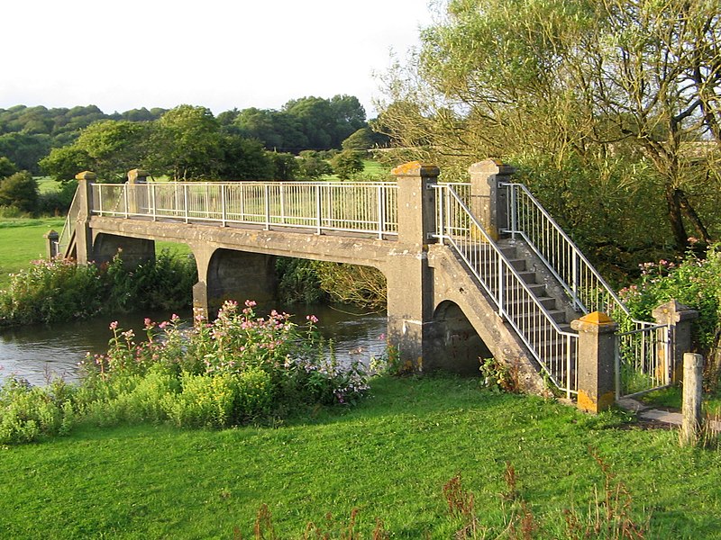 File:Lovely concrete bridge near Merthyr Mawr Bridgend Wales - panoramio.jpg