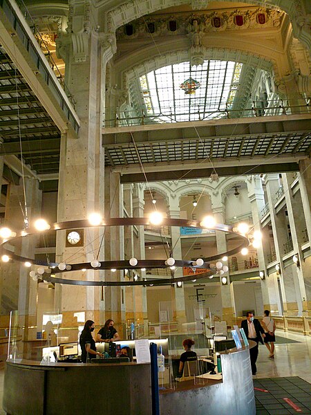 File:Madrid - Palacio de Comunicaciones, Patio de Operaciones 06.jpg