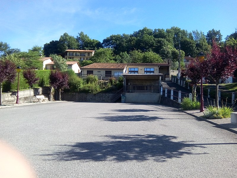 File:Mairie de Taurignan-Castet.jpg