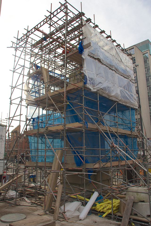 File:Manchester_Cenotaph_2014-5.jpg