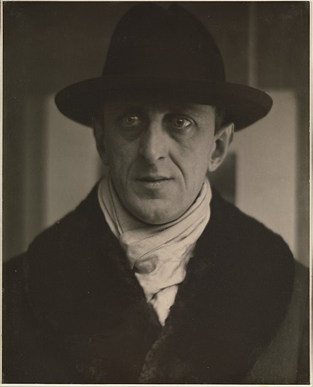 Photograph of Hartley by Alfred Stieglitz at the Metropolitan Museum of Art, gelatin silver print, 24.8 x 19.8cm, 1916