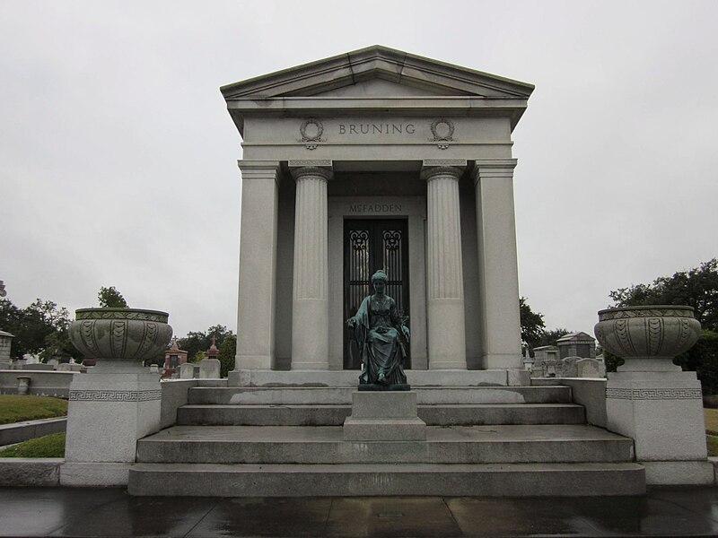 File:Metaire Cemetery Bruning.JPG