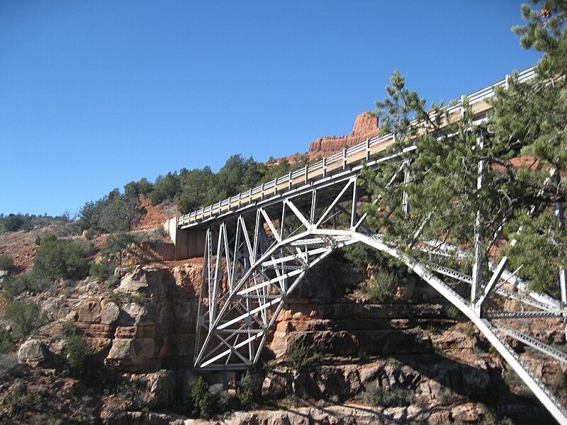 File:Midgley Bridge - Sedona, Arizona.jpg