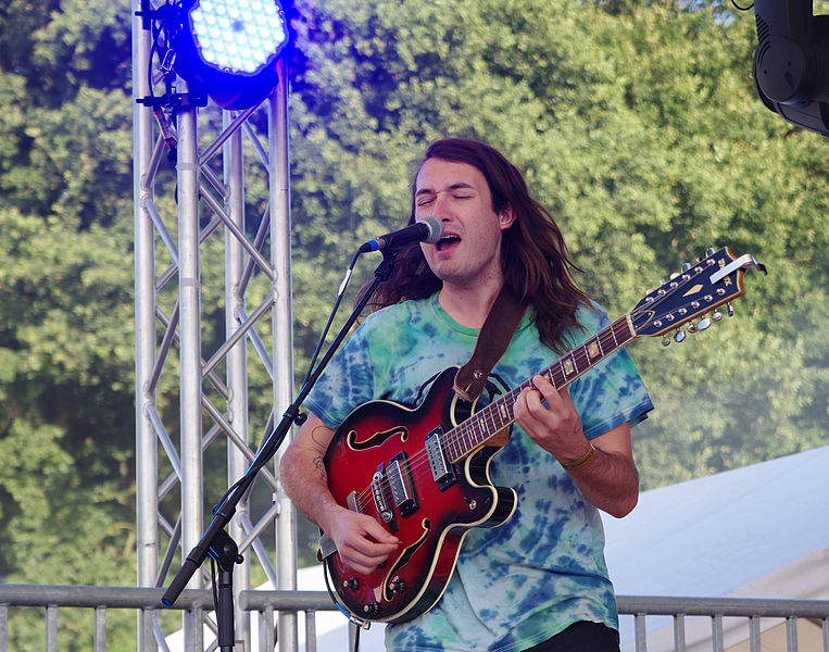 File:Mikal Cronin (Haldern Pop 2013) IMGP2066 smial wp.jpg