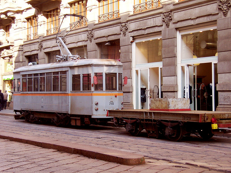 File:Milano via Orefici tram lavori.JPG