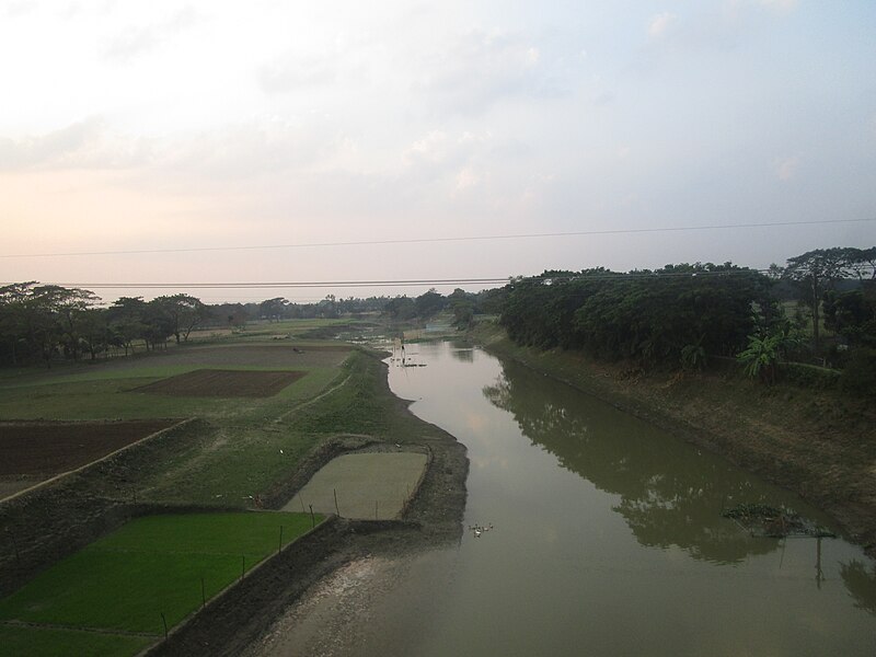 File:Mogra River from Challisa Bridge.jpg