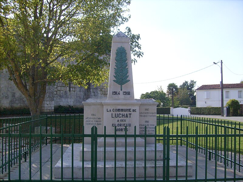 File:Monument aux morts de Luchat.jpg