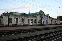 Mramorové nádraží ve Sljudjance 166 km na Krugobajkalce a 5311 km od Moskvy po Transsibiřské magistrále.jpg