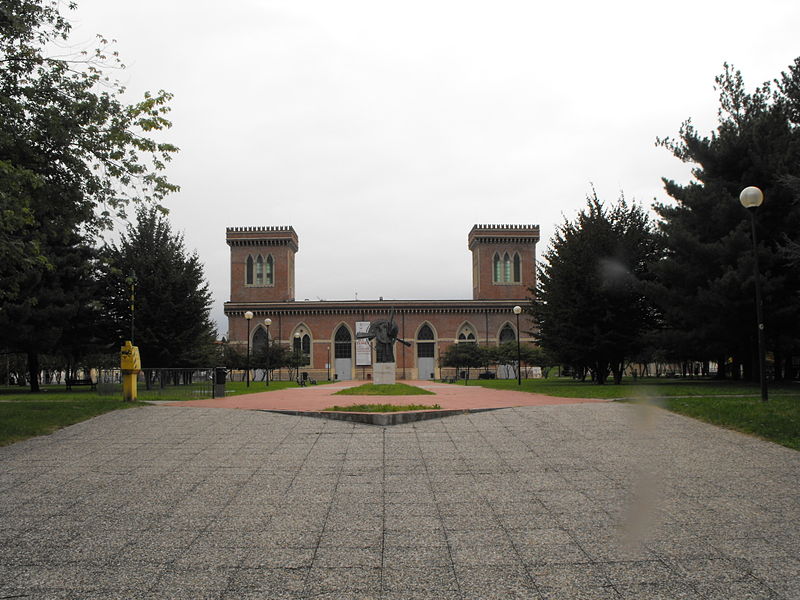 File:Museo del tessile (Busto Arsizio) - insieme1.jpg