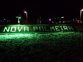 Verlicht welkomstbord van Nova Palmeira