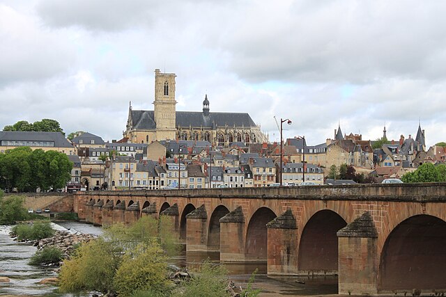 Image: Nevers   Pont de Loire 2