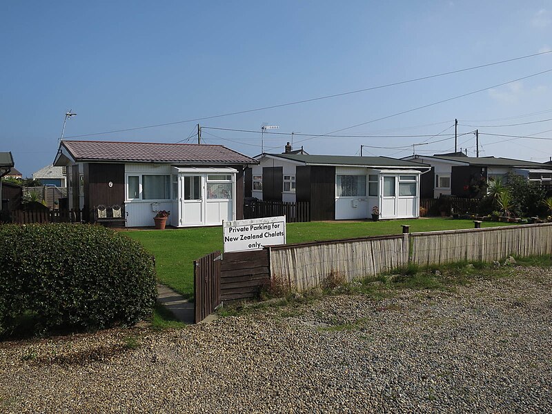 File:New Zealand Chalets, Bacton - geograph.org.uk - 5552006.jpg