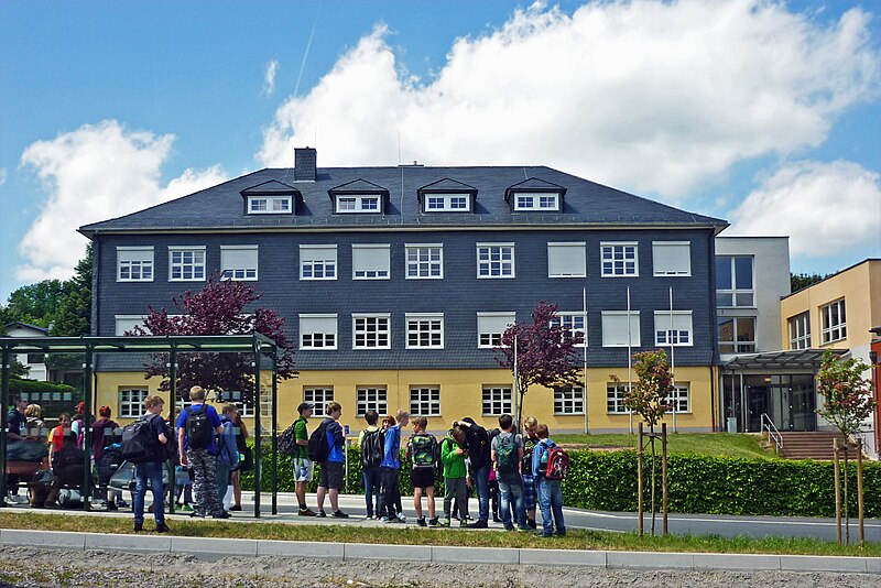 File:Oberweißbach-Fröbelschule01.jpg