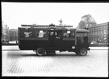 Motorized Omnibus on Place du Carrousel (1910) Omnibus, Place du Carrousel, Paris 1910.jpg