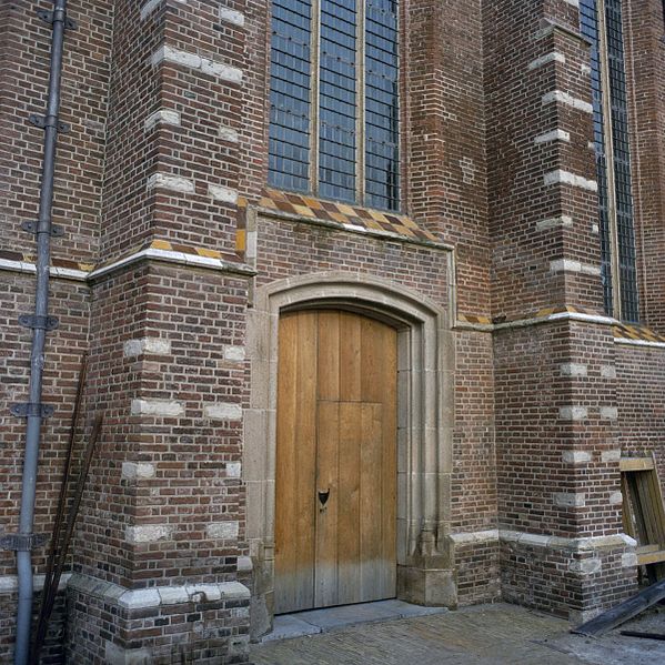File:Overzicht van de ingangspartij in de westgevel - Monnickendam - 20383258 - RCE.jpg