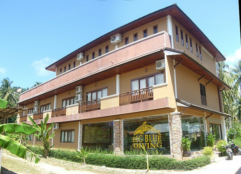 File:PRAE-WA HOTEL - panoramio.jpg